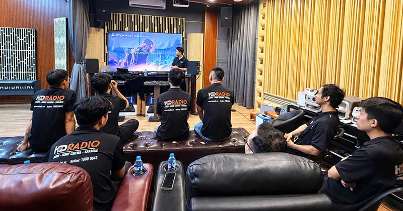 (Ngày 18/5/2026) Đại diện Audio Asia trực tiếp training, setup các hệ thống âm thanh DJ chuyên nghiệp (loa kiểm âm, bàn DJ) mới nhất 2026 tại showroom HDRadio - 166 Phố Vọng, Hai Bà Trưng, Hà Nội!