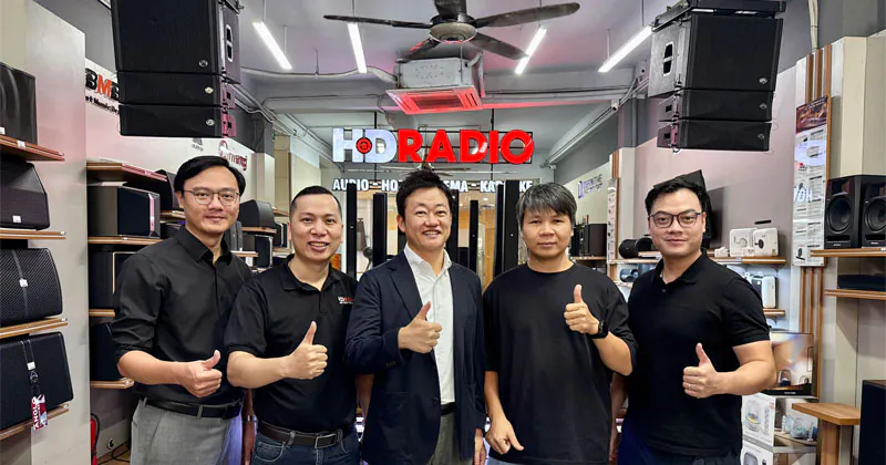 Đoàn Đại Diện Ngành Hàng Nhạc Cụ Yamaha sang thăm và làm việc tại Showroom HDRadio 166 Phố Vọng! Đoàn Đại Diện Ngành Hàng Nhạc Cụ Yamaha sang thăm và làm việc tại Showroom HDRadio 166 Phố Vọng!