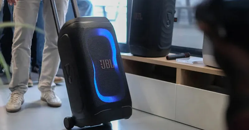 JBL PartyBox 330 ra mắt với công suất 280W, Công nghệ AI Sound Boost và pin 18 giờ