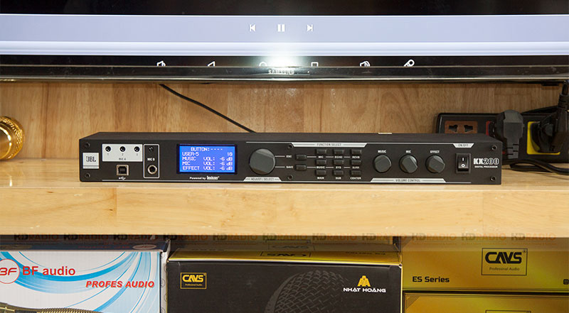 Vang số JBL KX200 tại showroom HDRadio Vang số JBL KX200 tại showroom HDRadio